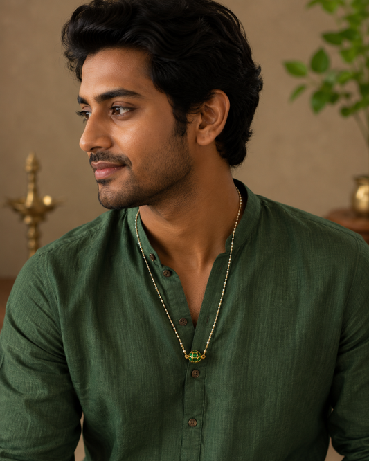 Unisex Emerald Whisper Pearl Pendant Chain