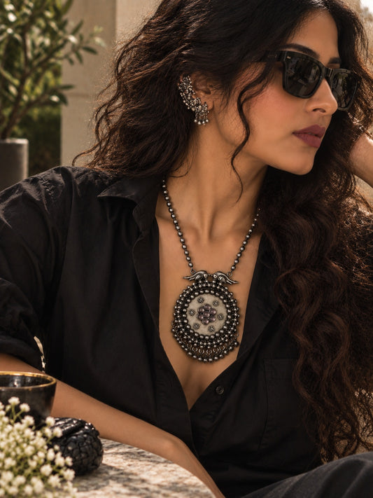 Noorani Dholki Pendant Necklace