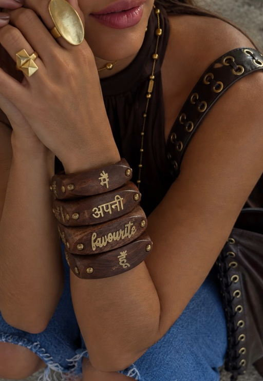 Main Apni Favourite Hoon Wooden Bangle Set
