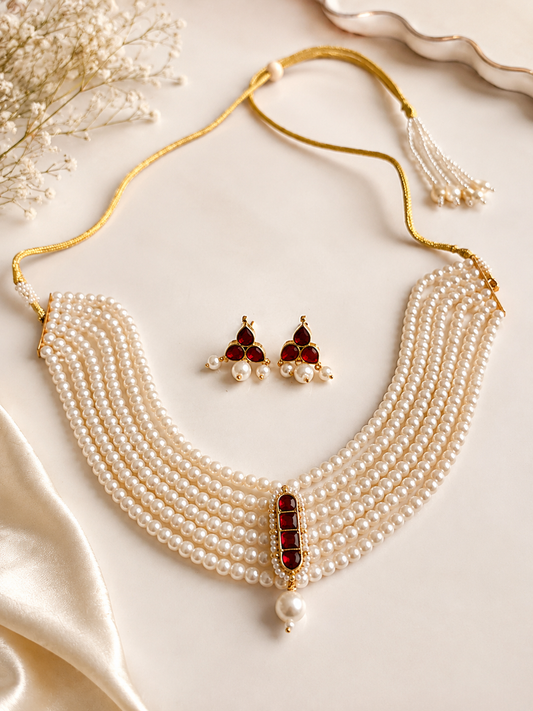 Noir Pearl Collar
