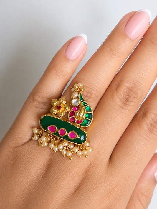 Mayura Viraasat Pachi Kundan Ring